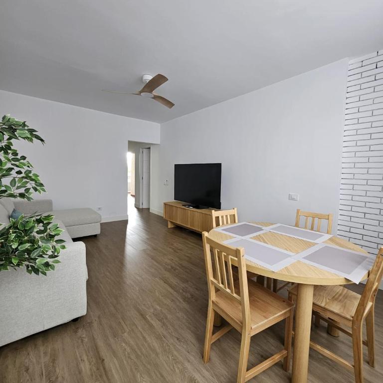 Apartamentos Ciudad Jardín - Apartamento Deluxe de 2 dormitorios con balcón - 3
