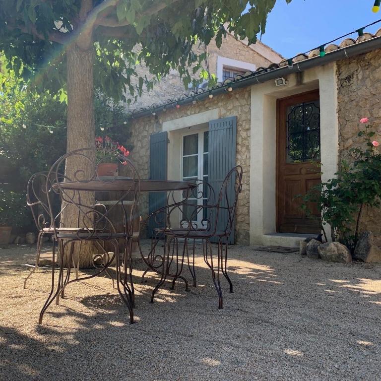 Farmhouse in Carpentras with Pool - Villa 2 Chambres - 27