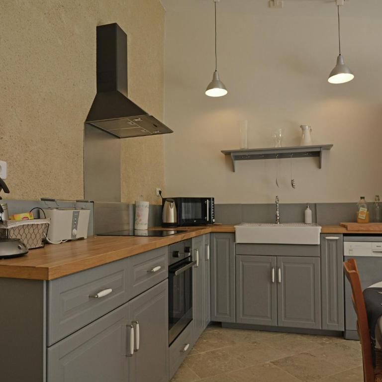 Farmhouse in Carpentras with Pool - Villa 2 Chambres - 17