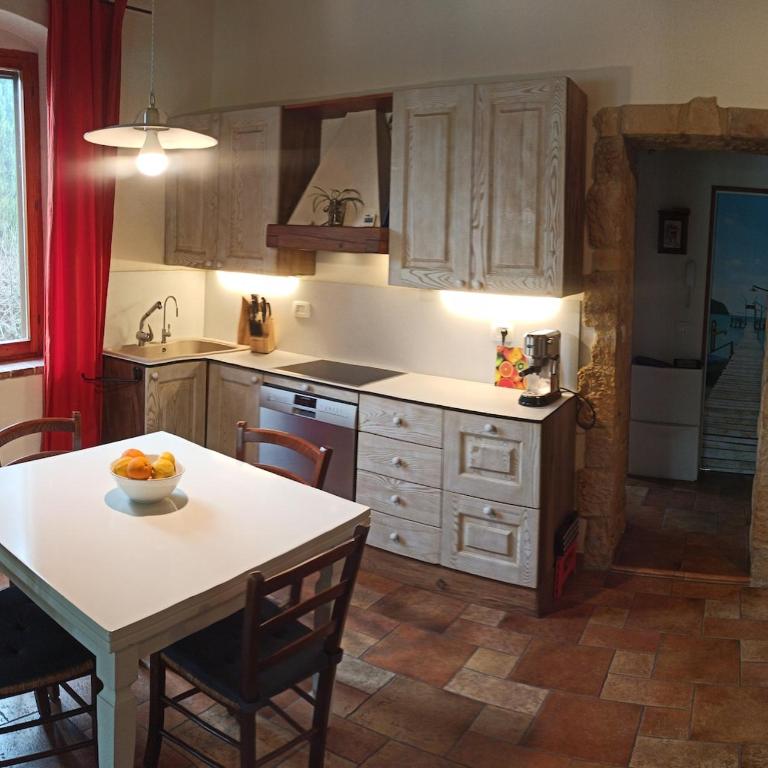 Casa Vacanze in campagna con piscina e giardino privati - Villa - 19