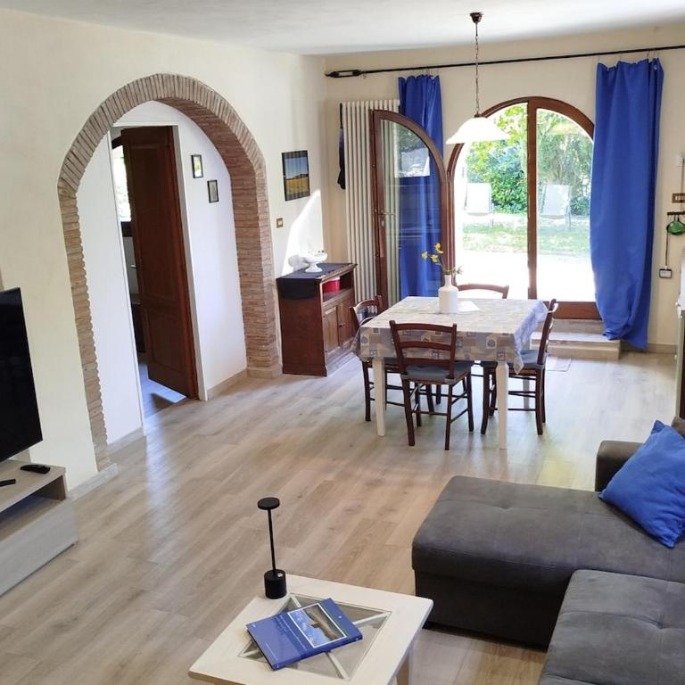 Casa Vacanze in campagna con piscina e giardino privati - Villa - 38