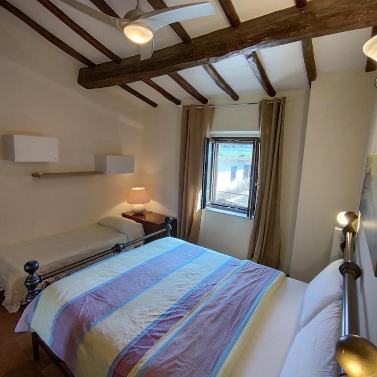 Casa Vacanze in campagna con piscina e giardino privati - Villa - 55