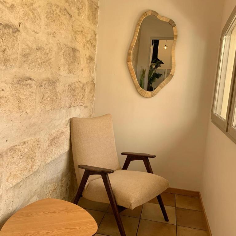 Cocon de charme centre médiéval - Apartment mit 1 Schlafzimmer - 17