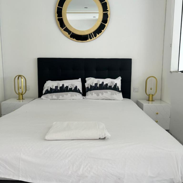 Normandy - Apartment mit 1 Schlafzimmer, Balkon und Stadtblick - 9