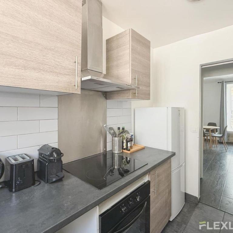 Elegant 2-Bedroom Apartment in the Heart of Paris’ 8th Arrondissement - Apartment - 5