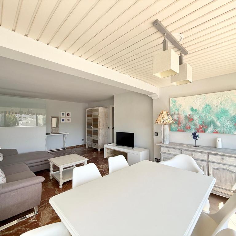 Center Of Marbella III - EaW Homes - Apartamento de 2 dormitorios con vistas a la ciudad - 13