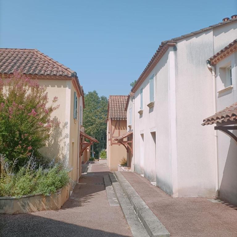 Maison au RDC, proche parking, piscine chauffée, en résidence, 4 ou 5 pers, lac, nature et pêche - Maison 1 Chambre - 16