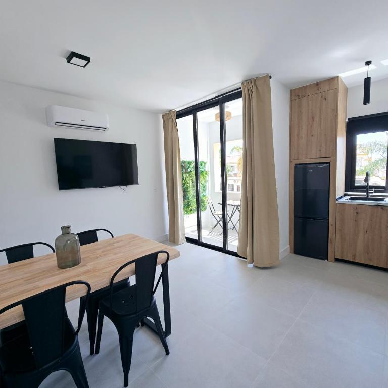 Albatros Apartamentos - Torremolinos - Apartamento de 1 Dormitorio con balcón y vistas a la ciudad - 6