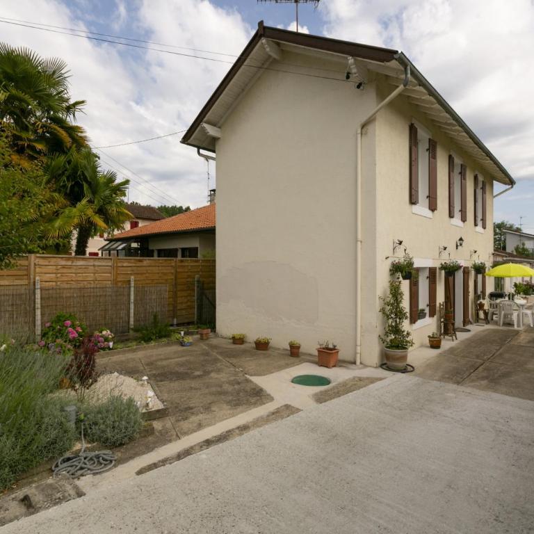 Charming Stay in Heart of Dax - Maison de Vacances 2 Chambres - 1