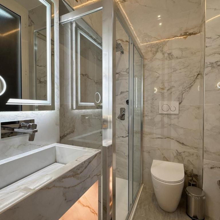 Luxe roma - Camera Matrimoniale Deluxe (2 Adulti + 1 Bambino) - 3