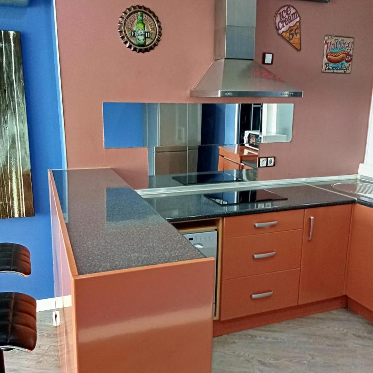 Paradise in Torremolinos Malaga, Recep 24 h, Swimming Pool, near to the beach, city center and airport, train, bus, taxi - Apartamento - 2