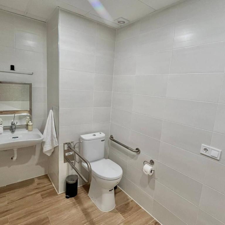 AH- Apartamentos Ifema Funcionales y comodos - One-Bedroom Apartment - 9