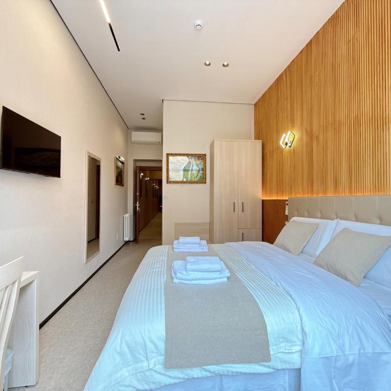 Luxe roma - Camera Matrimoniale con Bagno Privato - 9