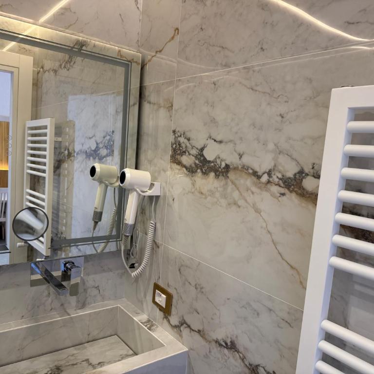 Luxe roma - Camera Familiare con Bagno Privato - 3