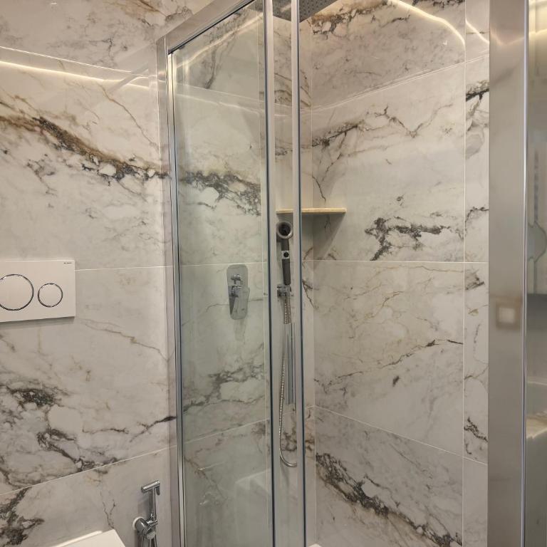 Luxe roma - Camera Familiare con Bagno Privato - 2