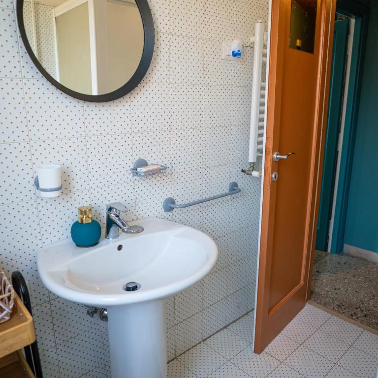 OSTIA COLOR HOUSE di J & F - Appartamento con 2 Camere da Letto - 22