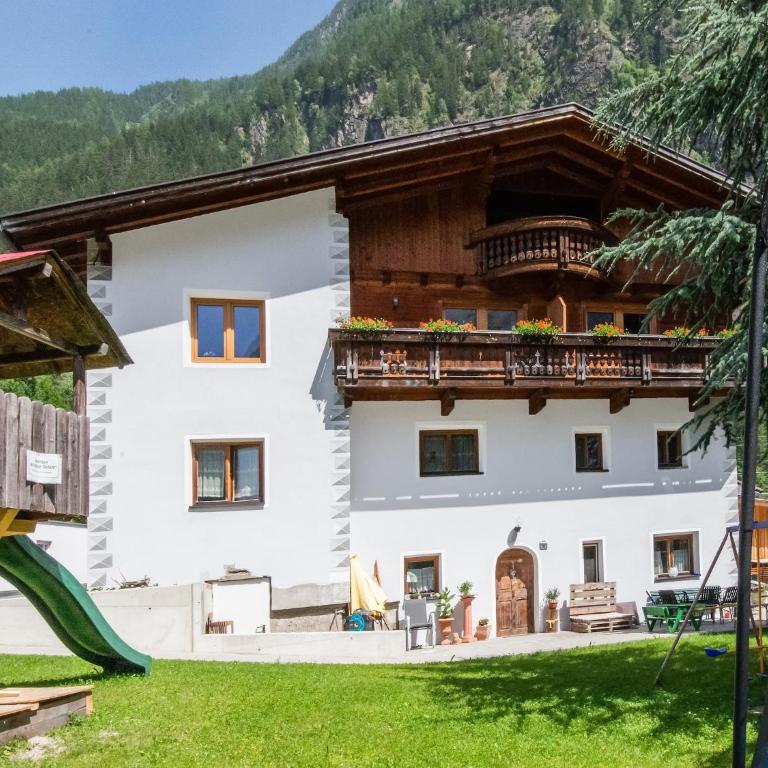 Chalet in Ötz near Hochötz Ski Lift - Four-Bedroom Vacation Home - 1