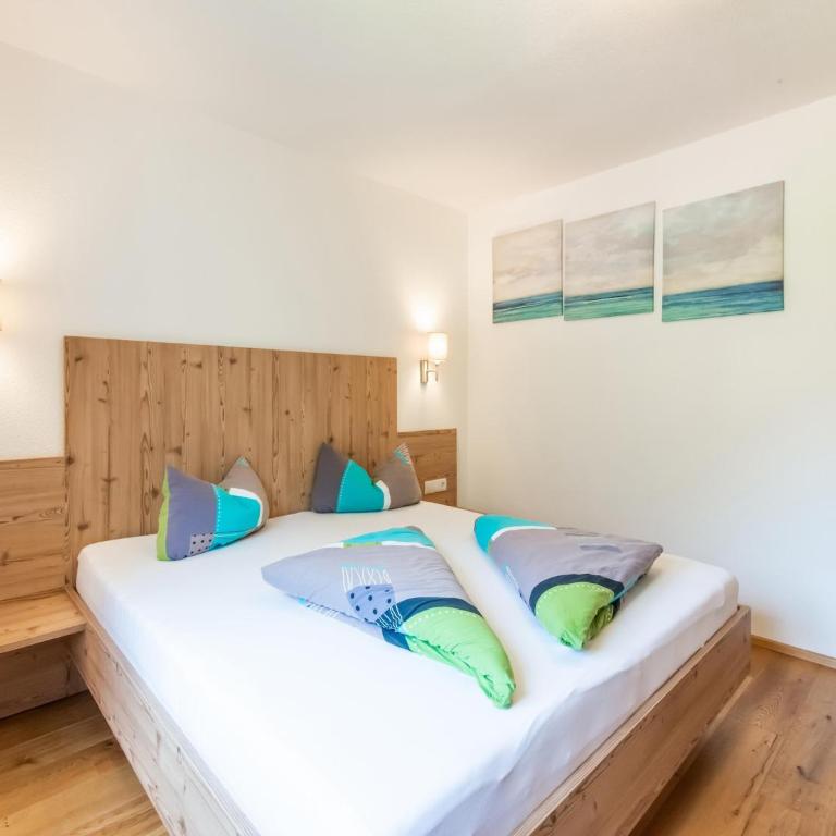 Chalet in Ötz near Hochötz Ski Lift - Four-Bedroom Vacation Home - 16