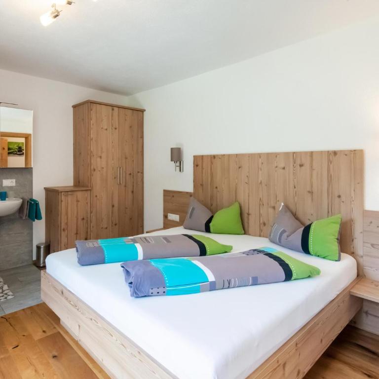 Chalet in Ötz near Hochötz Ski Lift - Four-Bedroom Vacation Home - 22