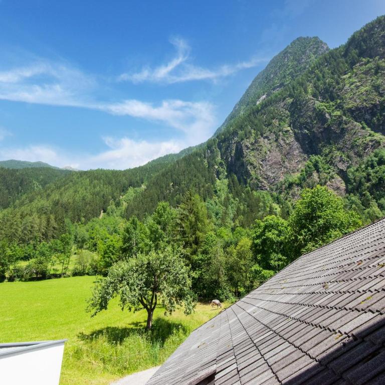 Chalet in Ötz near Hochötz Ski Lift - Four-Bedroom Vacation Home - 28
