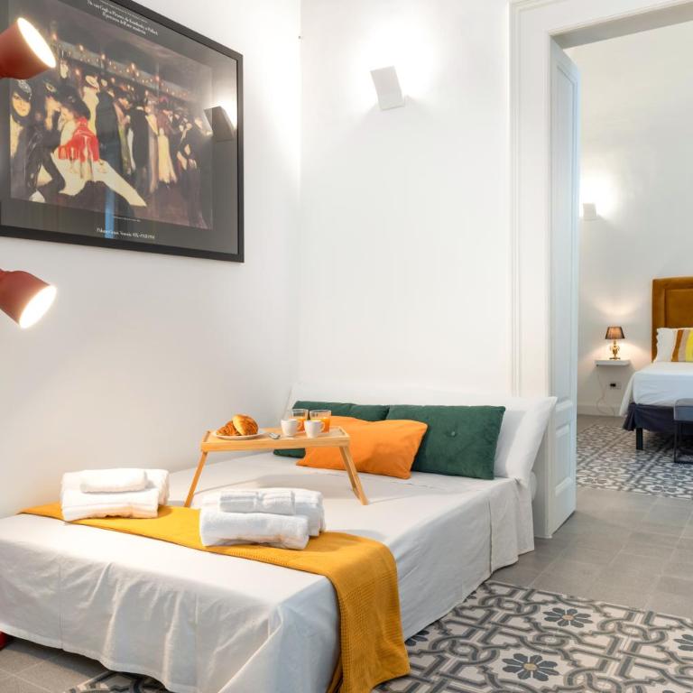 The Most HISTORIC Apartment in the CENTRE of BARI near Parking - One-Bedroom Apartment - 12