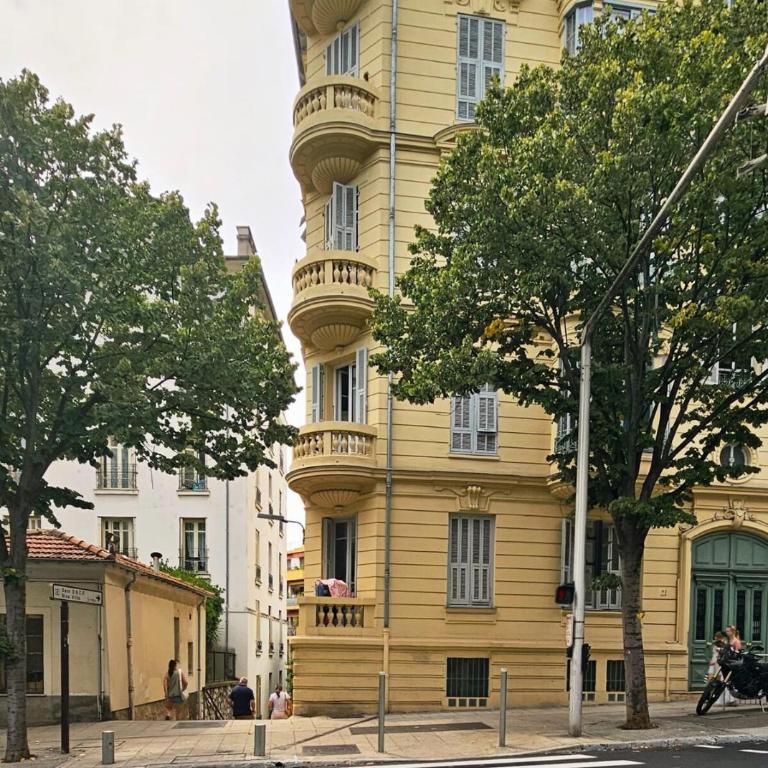 Spacious apartment in Cimiez - Appartement 2 Chambres - 33