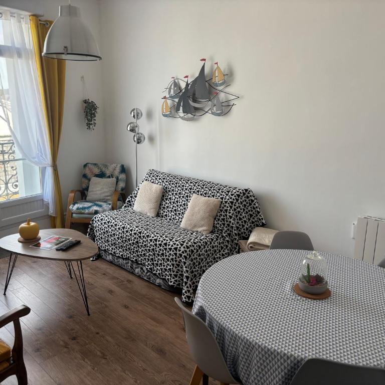 L'Air Marin - One-Bedroom Apartment - 1