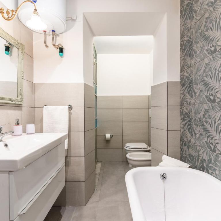 Top Location - walk to Navona Pantheon and Vatican - Apartment - 8