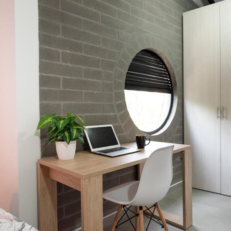 Cozy Laureles Retreat, Stadium Vicinity - Two-Bedroom Apartment with City View - 4