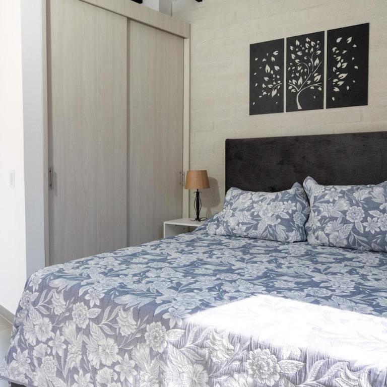 Cozy Laureles Retreat, Stadium Vicinity - Two-Bedroom Apartment with City View - 5