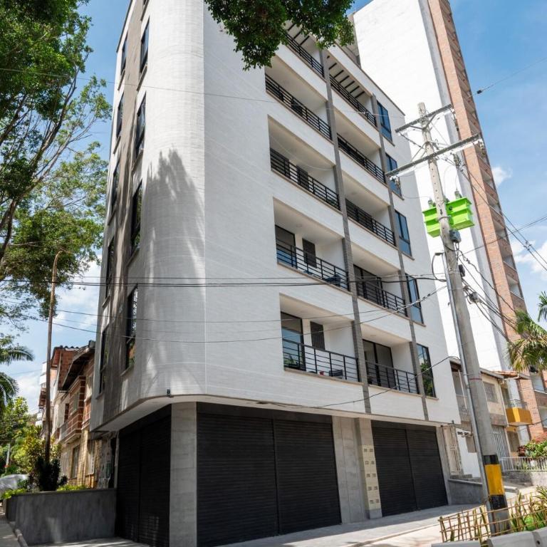 Cozy Laureles Retreat, Stadium Vicinity - Two-Bedroom Apartment with City View - 7
