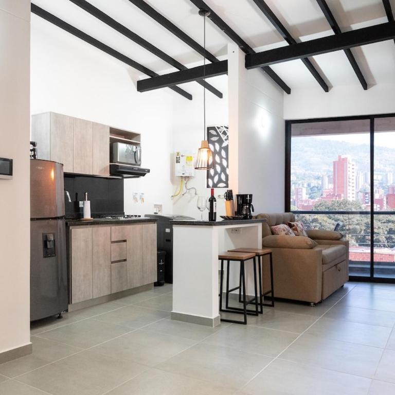 Cozy Laureles Retreat, Stadium Vicinity - Two-Bedroom Apartment with City View - 8