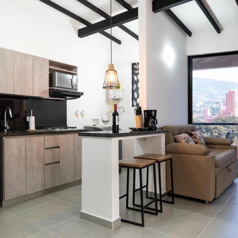 Cozy Laureles Retreat, Stadium Vicinity - Two-Bedroom Apartment with City View - 10