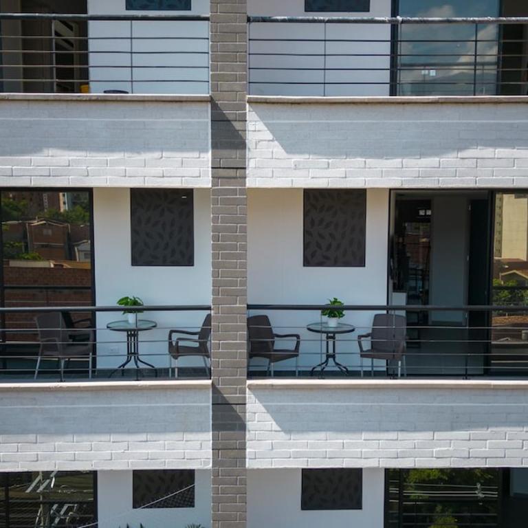 Cozy Laureles Retreat, Stadium Vicinity - Two-Bedroom Apartment with City View - 13