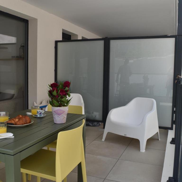 Apt au calme avec terrasse et parking CV - Appartement 1 Chambre - 12