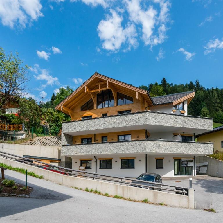 Apartment Alpendorf near Ski Slopes - Chalet mit 3 Schlafzimmern - 1