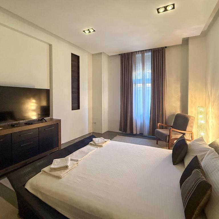 City Center Apartment - One-Bedroom Apartment - 6