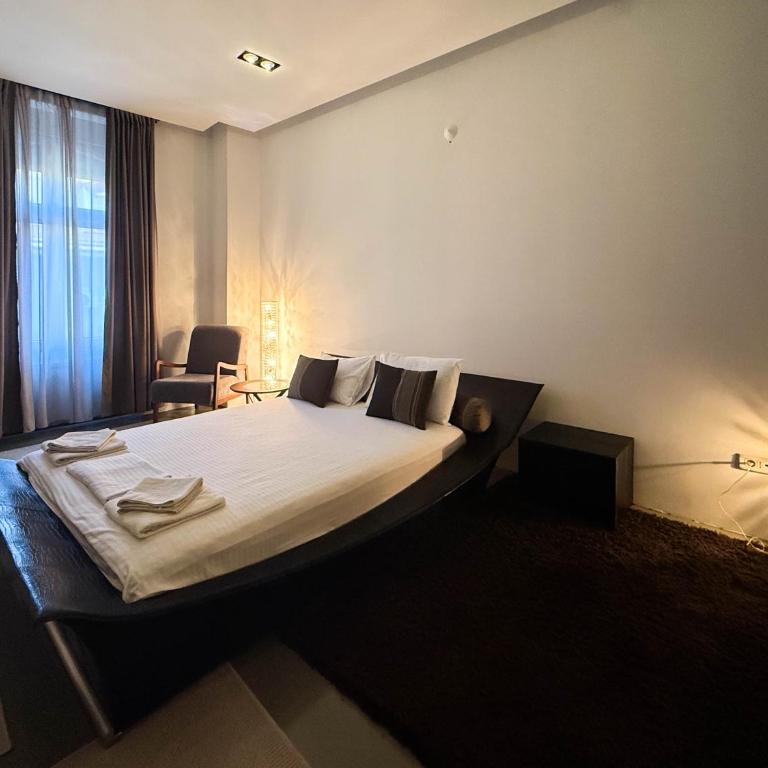 City Center Apartment - One-Bedroom Apartment - 7