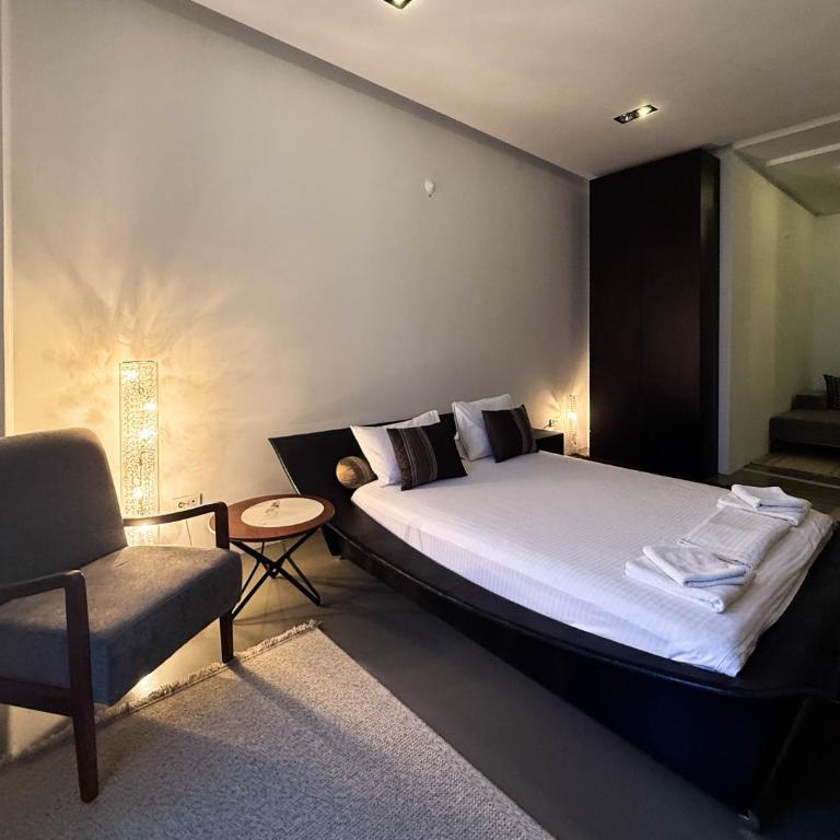 City Center Apartment - One-Bedroom Apartment - 8