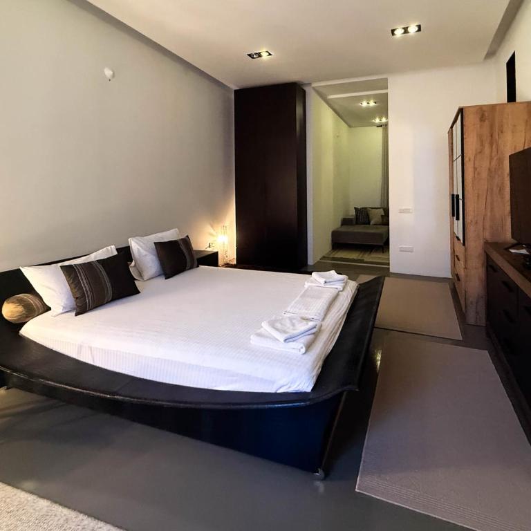City Center Apartment - One-Bedroom Apartment - 9