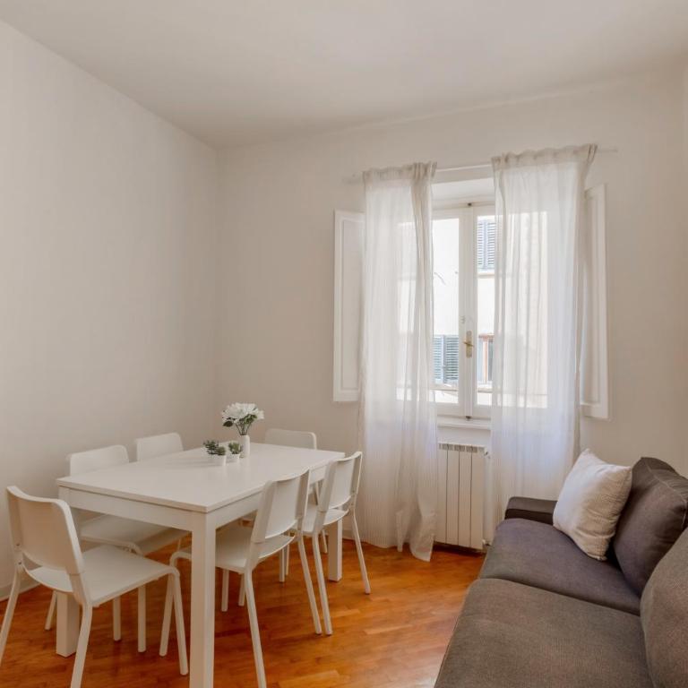 GuestHost - Ponte Vecchio Charming Apartments - Appartamento con 4 Camere da Letto - 2
