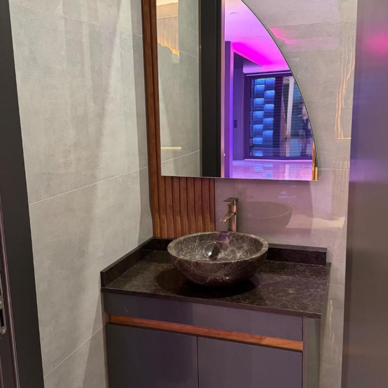 Design-Villa mit beheiztem Pool & stimmungsvoller Beleuchtung - Villa mit 2 Schlafzimmern - 27