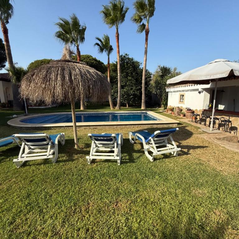 Chalet en La Barrosa, Piscina+BBQ+Grifo de Cerveza - Casa de 3 dormitorios - 4