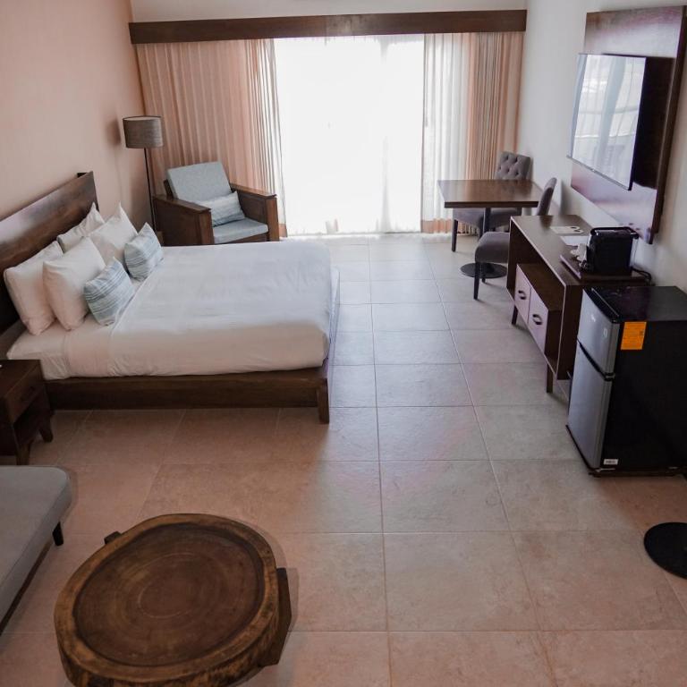 The Mint Resort Isla Mujeres - Superior King Suite - 1