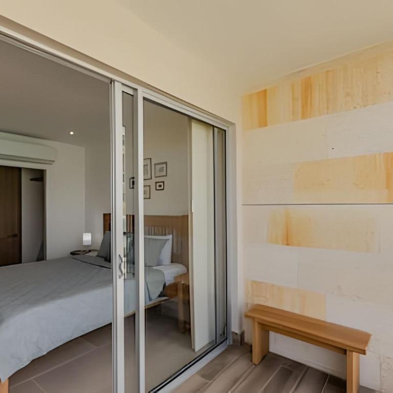 Vista a Laguna cristalina + 2 alc + parking - Two-Bedroom Apartment with Pool View - 6