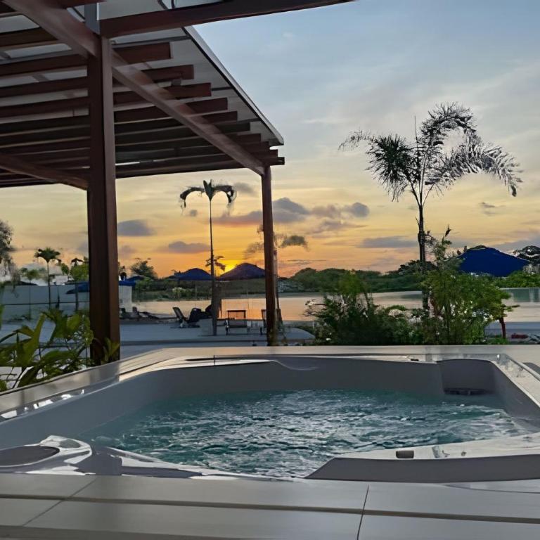 Vista a Laguna cristalina + 2 alc + parking - Two-Bedroom Apartment with Pool View - 50