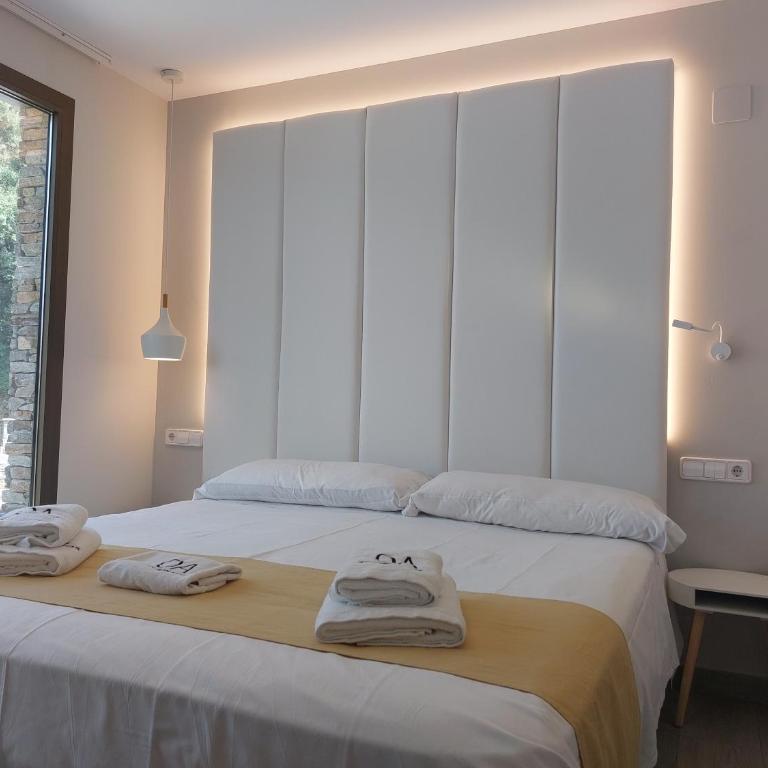 Apartamentos Ordesa Ainsa - Two-Bedroom Apartment - 4