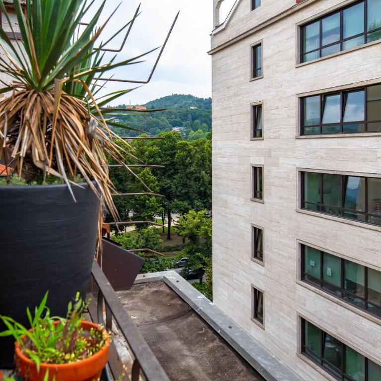 AC, Terrace, Parking, TERRAZZA SUI TETTI - Appartamento con 3 Camere da Letto - 65