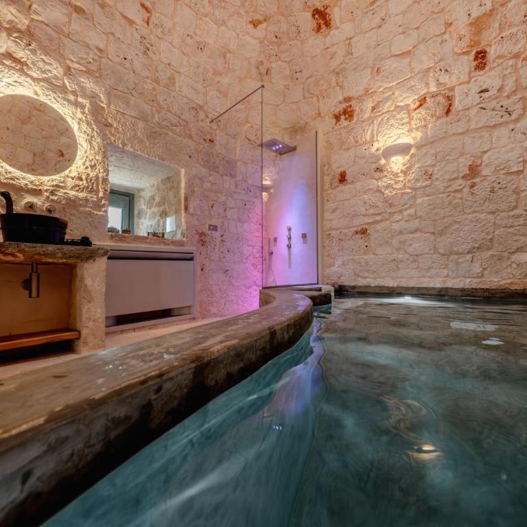 Masseria La Contessina - Apuliaria Stays - 5BR Masseria in Puglia - Heated Pool & Wellness Area - Five-Bedroom House - 3