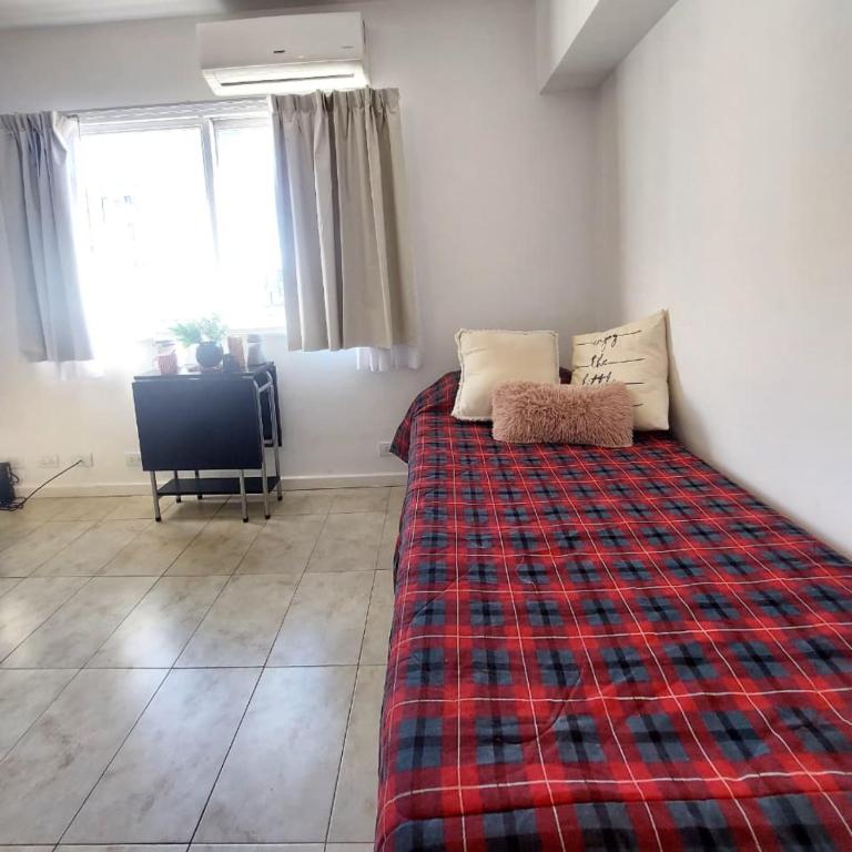 Centrico, a metros de Calle Corrientes, ideal tramites y cursos - Apartamento de 1 dormitorio - 25